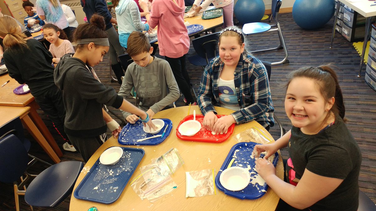 KrisFerguson17's tweet photo. 5th grade fun with Oobleck #DrSeuss @dziegler15 @lafave_ @KiresClassPage https://t.co/PGn9UNlx63
