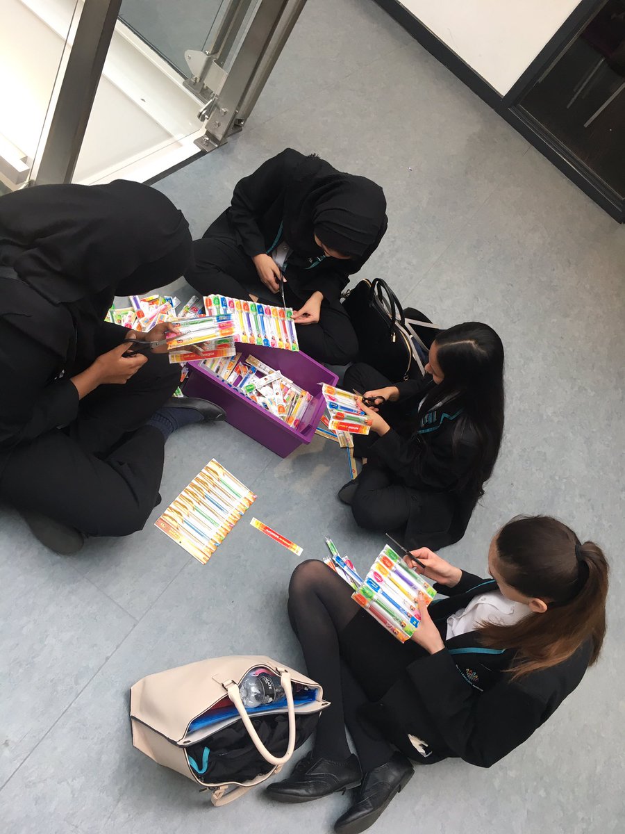 IconUK's tweet photo. Prepping to sell during break and lunch tomorrow! ⌛️🛒😋 https://t.co/DfxqZIyIto