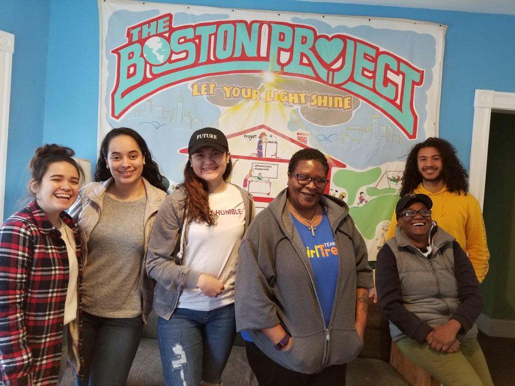 bostonproject's tweet photo. We're grateful for partnership with our friends at Gordon College who came to support our teens, as they interviewed some of our favorite neighbors for their oral history project. We'll continue to share as they work through their project. #bostonproject #clarendonscholars https://t.co/Cc0eE2Q7oS