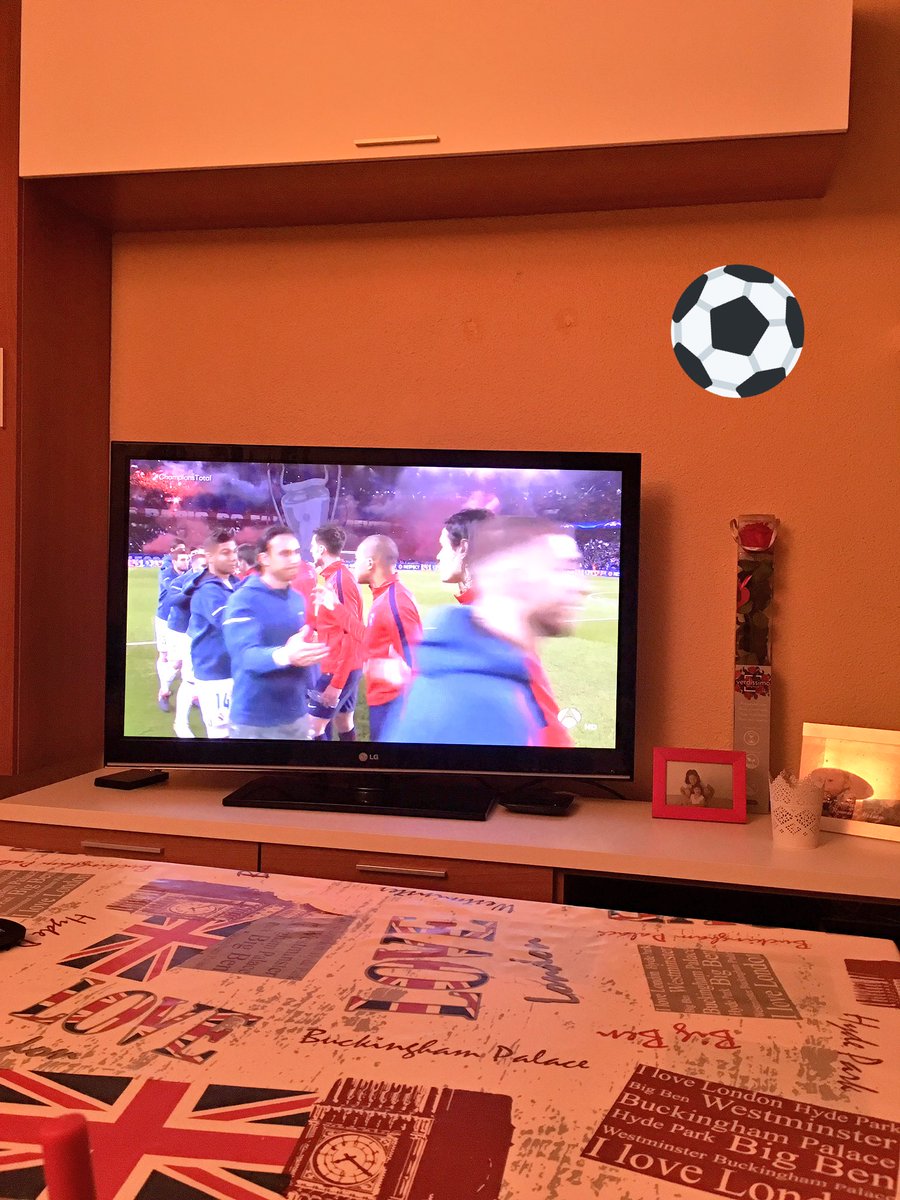 larroyod18's tweet photo. Darme una alegría #realmadrid . @Francescoli10 espero que cantes los goles conmigo 🙌🏽 https://t.co/W60SFEnWGd