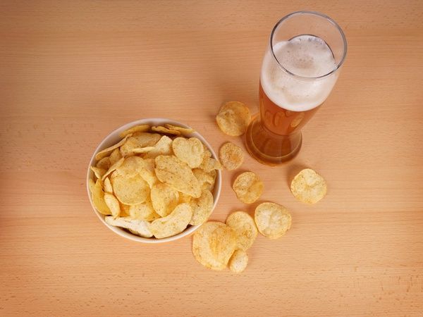 100-Year-Old Woman Says Beer and Chips are Her Secret to Longevity buff.ly/2tiyIgn