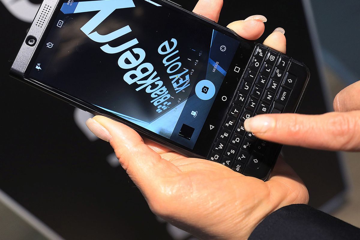 BlackBerry sues Twitter