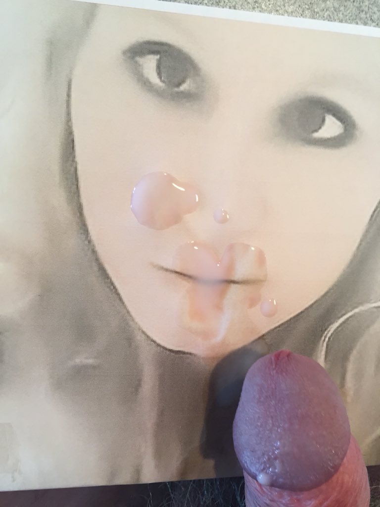 cumonpictures's tweet photo. #cumtribute #cumtributerequest #cumonpictures #pantyhosegang https://t.co/CbMXYhxpgm