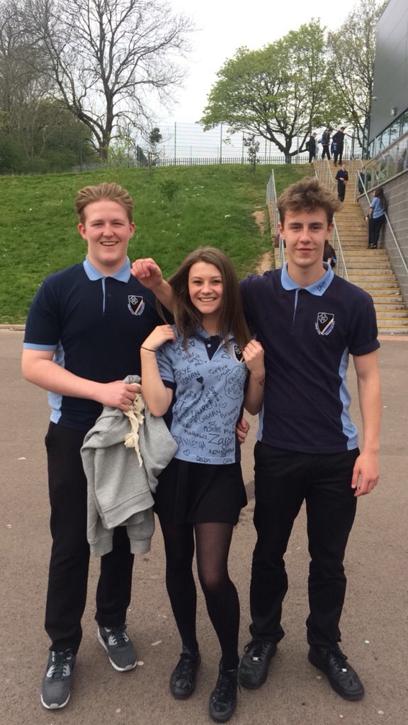 TiaOsullivanxx's tweet photo. @jackwatkins77 happy 18th bdayyyyy hope you’ve had a lush day old frienddd🥂 xoxo https://t.co/ooPvMdOHhj