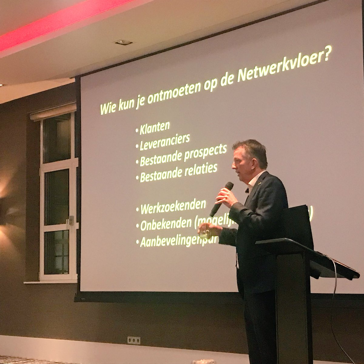 De Netwerkvloer tweet media