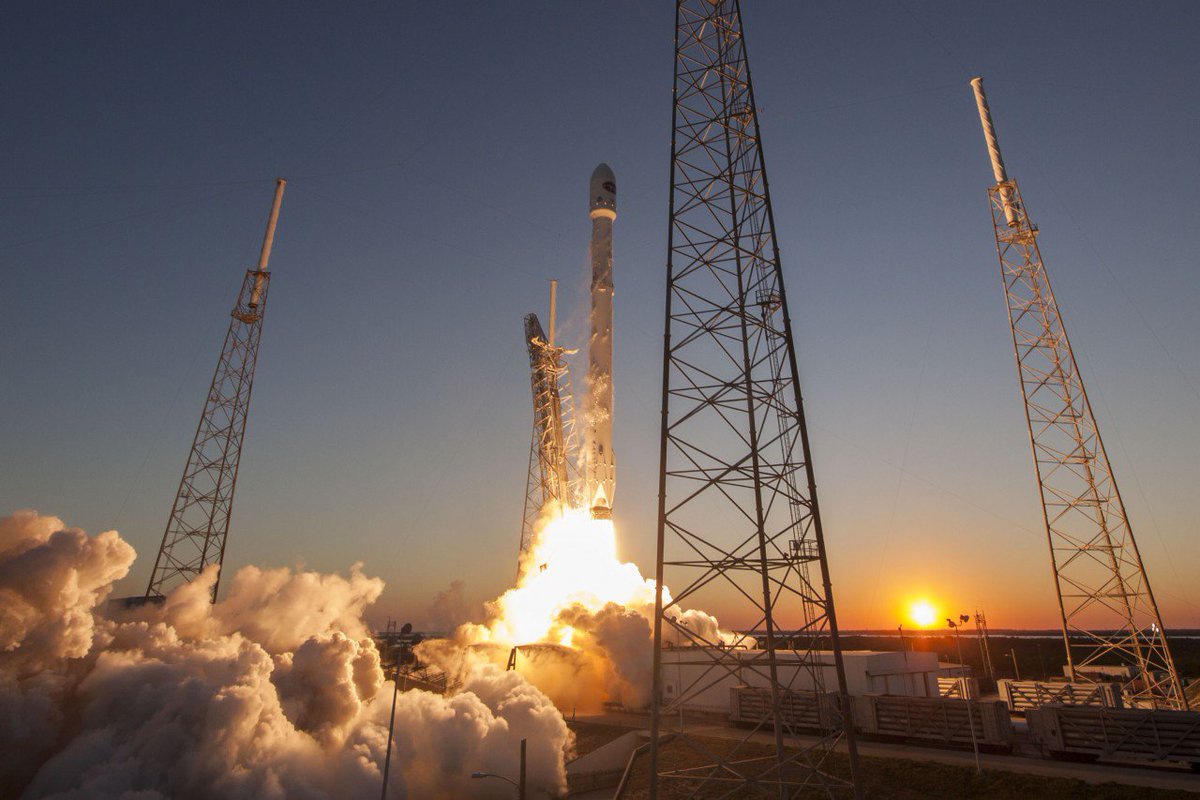 Teccr's tweet photo. #SatéliteCR será lanzado al espacio el 2 de abril a bordo de un Falcon 9 de @SpaceX: https://t.co/remKtY9cB4 https://t.co/QxZ8y5RkOX