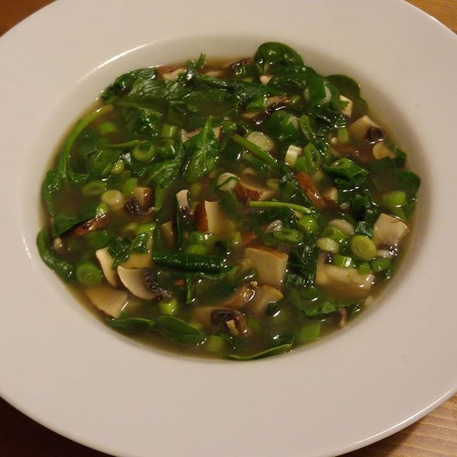 canteringchef's tweet photo. Portabella & Spinach
#lchf #mediterraneandiet #soup #fasting #mushrooms #spinach #broth #guthealth #ciachef https://t.co/f8jPHQ8YCO https://t.co/YtO2tOzoWZ