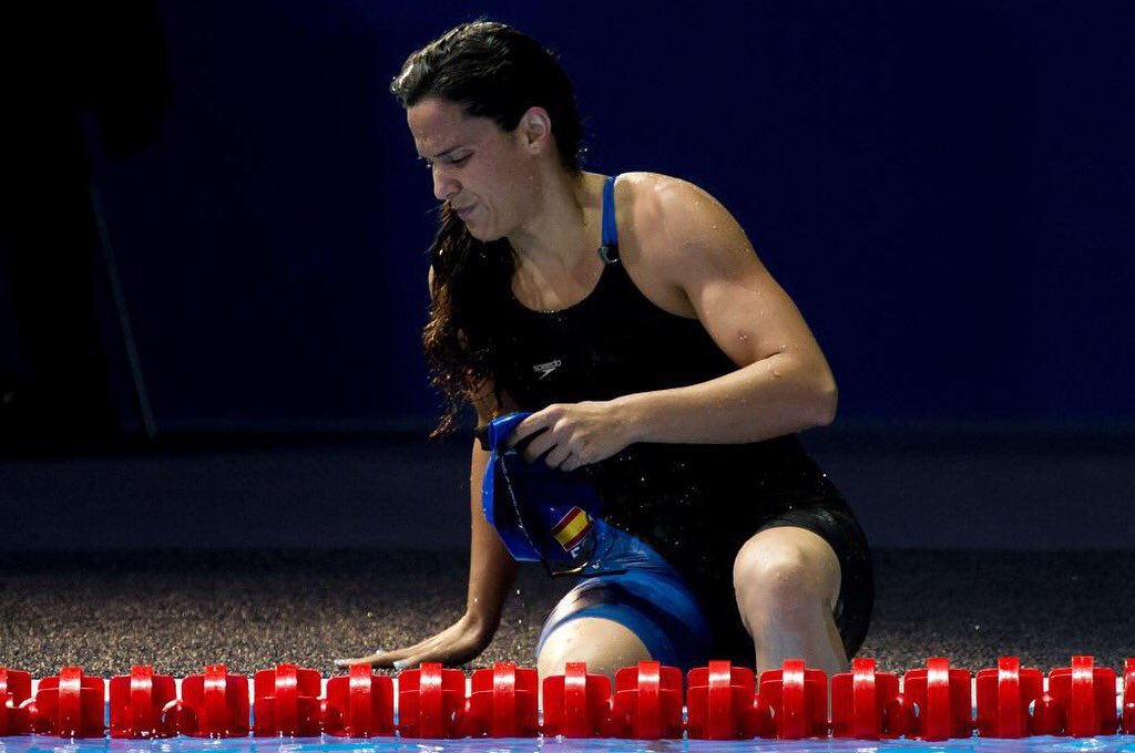 merxeperis's tweet photo. Dolor - Angustia - Agonía jajajaja 😜 la mítica frase hecha foto!!! Seguro que es después de mi 100 espalda en el mundial de Barcelona💀

#swimmer #swimming #barcelona2013memories #worldchampionship #memory #dolor #angustia #agonia #100backstroke #lactatoporlasorejas https://t.co/OtLav4VrRl