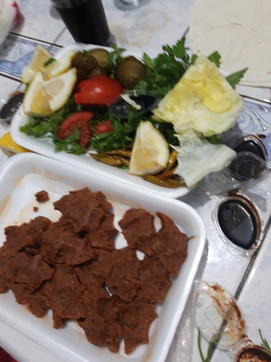 Aşkım çiğ köfte isterse getirtmezmiyim