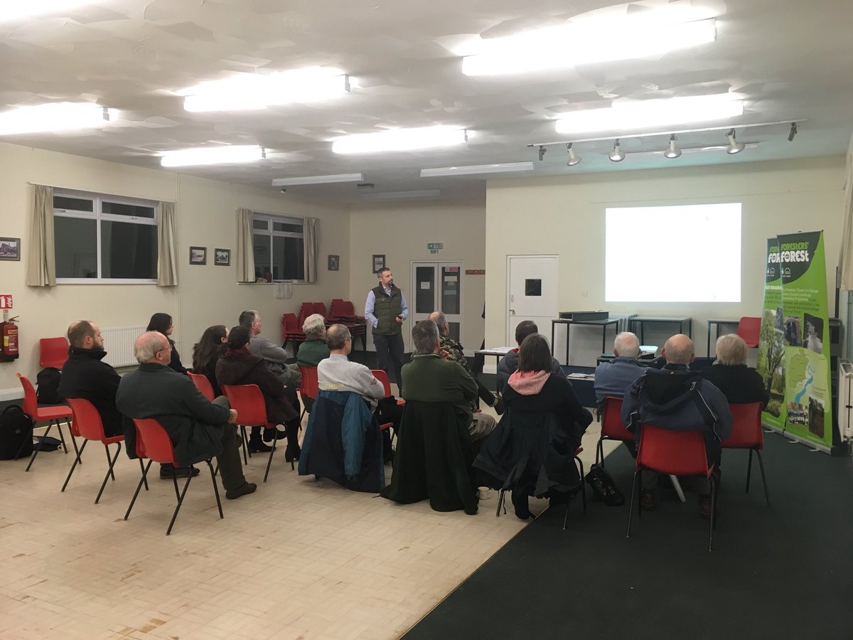 ChrisBaingerEA's tweet photo. Nice to meet the good folks of #Blakeney #gloucestershire who have taken time this evening to listen to @SamGChapman present our plans for #eel & #lamprey passage on the village weir as part of the #ForestersForest #HLF project https://t.co/P9Yocd71Wu