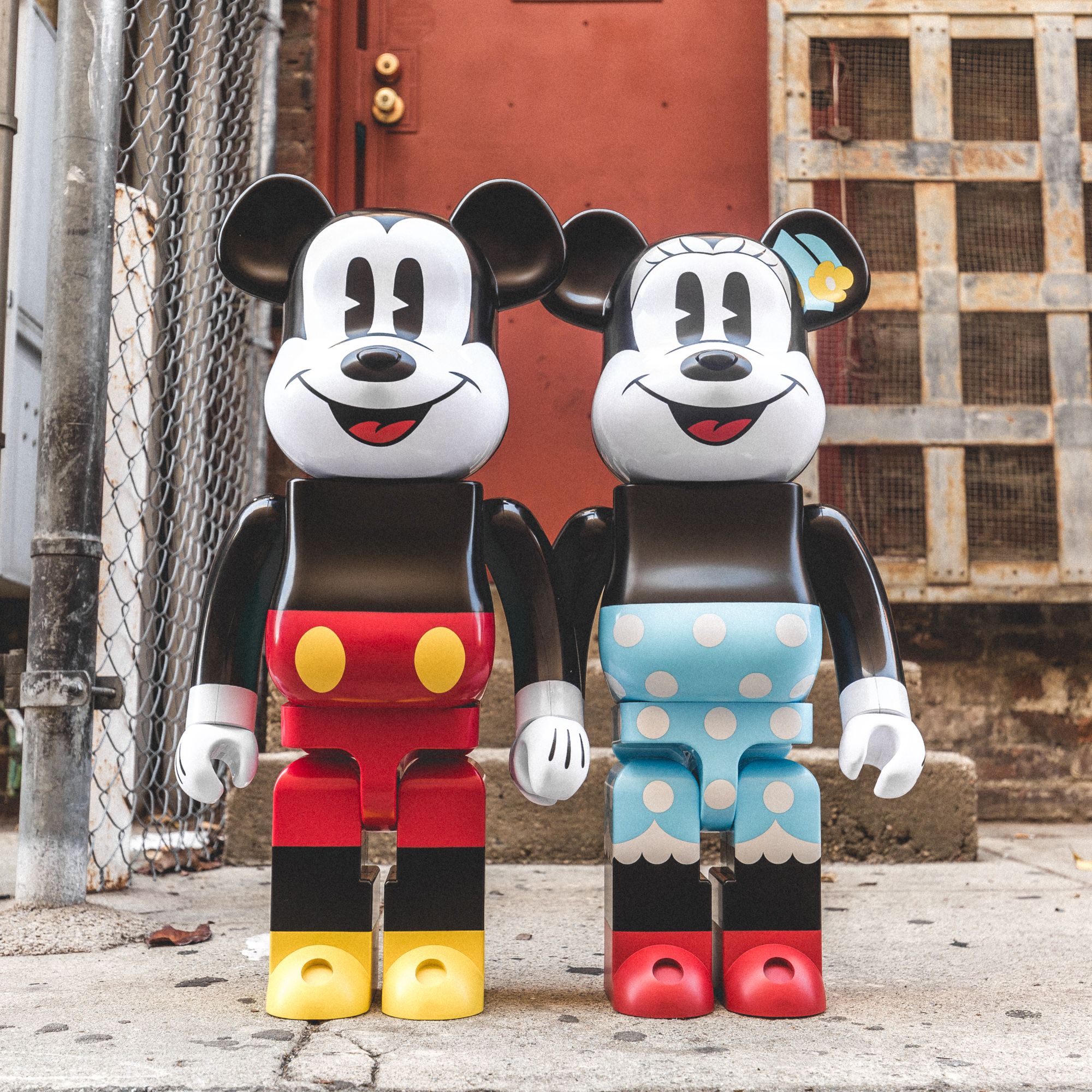 っておりま ヤフオク! BE@RBRICK MINNIE MOUSE 1000% MEDICOM TO