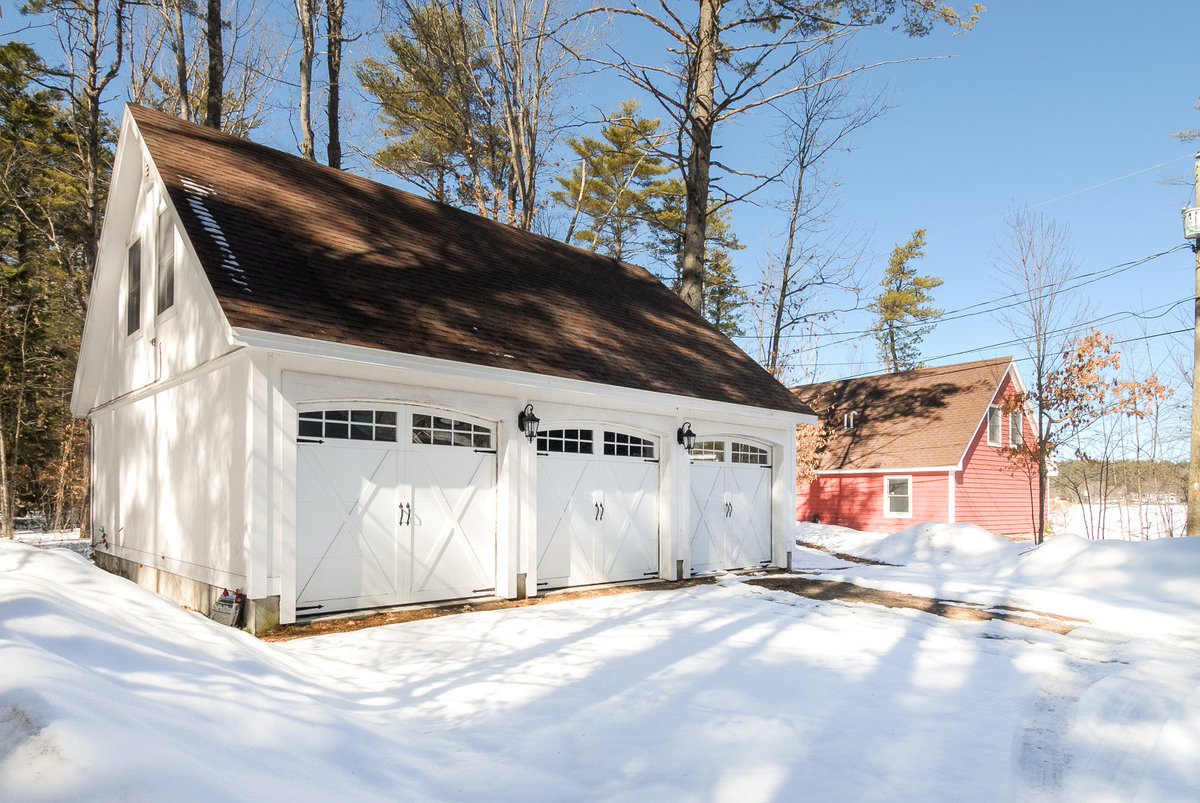 DowRealtyGroup's tweet photo. This newly built 2012 waterfront home with a level lot on Lake Ivanhoe is immaculate and ready to move in!
https://t.co/KVURMXcJtr

#homesforsale #Wakefield #lakesregion #NHlistings #NHrealestate #dowrealtygroup #kwri #adamdow.com #lakewinnipesaukeeRealEstate https://t.co/QBekp7zZ22