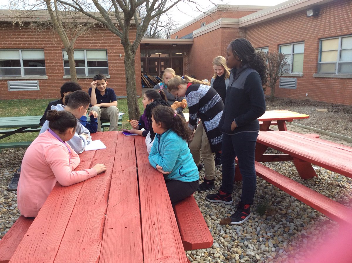 IPSBrandes65's tweet photo. Our Kids in Action club members are brainstorming ideas for beautifying our neighborhood.#proactindy https://t.co/FuHHRfAfg7