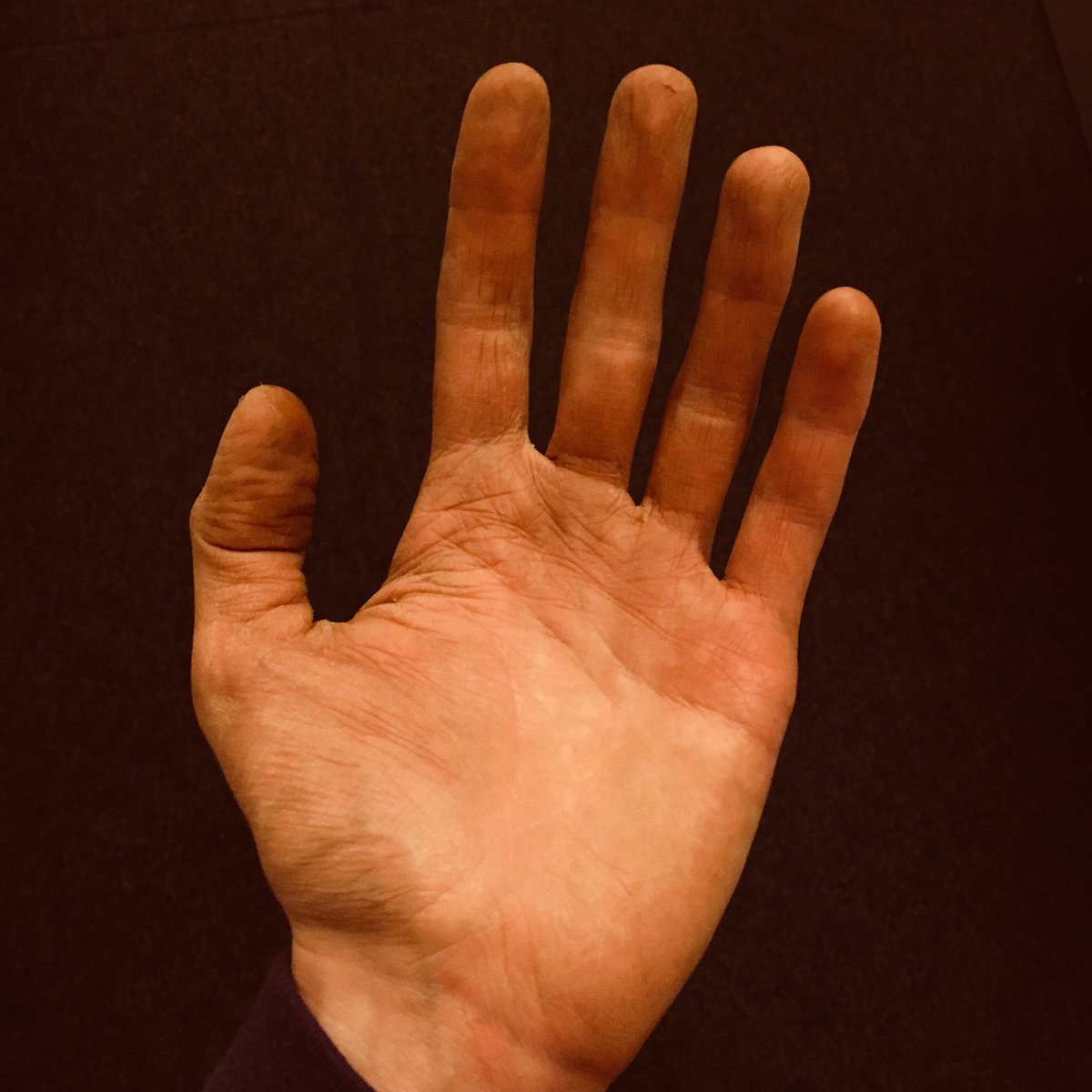 splituk's tweet photo. I know many of you are worried about how to get that great lasting fake tan during the winter months.

But never fear folks: all new Scrub-A-Rusty-Filing-Cabinet-With-@comeplaywith works an absolute charm. 👌

#tantips https://t.co/EJRq9Fi756