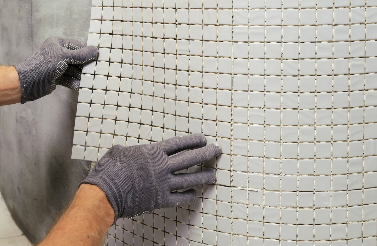 FactoryTile's tweet image. #DIY #TipTuesday: When tiling a partial wall, mark a line where you want the top row to be and start tiling from there down! 👌 ow.ly/40rz30iNbDx