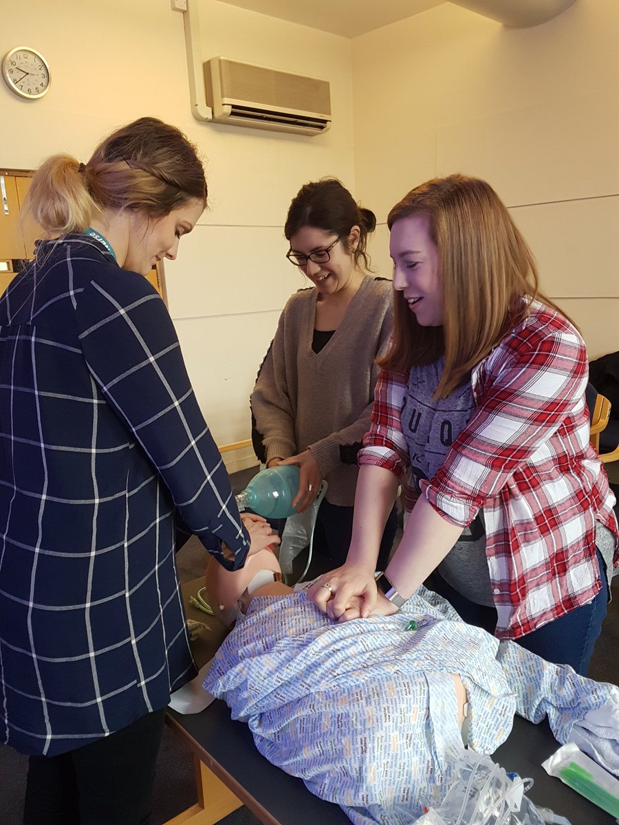 BatheLaura's tweet image. Great students, fantastic CNE&apos;s, amazing Critical Care module, #improvingpractice, thanks to all speakers who provided such great learning opportunity. @NUHCritCareCNE @CritCareMatron @fiona_branch