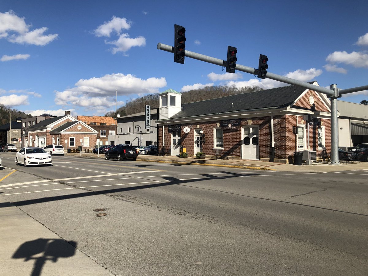 PikevilleMainSt's tweet photo. We’re proud of our history and in awe of our growth. Here’s a #TransformationTuesday to show off a little of both. #PikevilleDowntown. https://t.co/wNSOLGNaNO