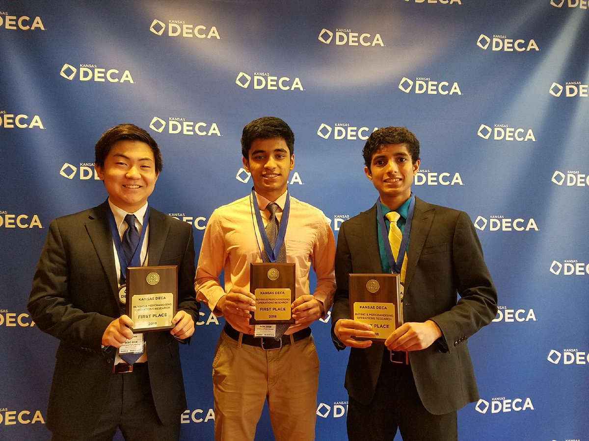 Congrats @VineetTalla, Edward, and Dan for taking home the title in their Buying and Merchandising event! 👊🥇
