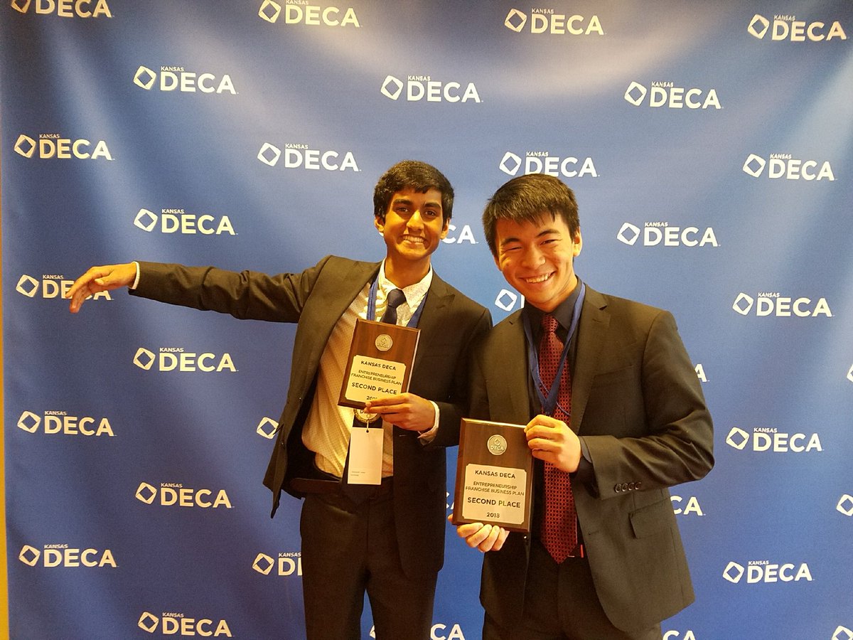 Shout out to Raju, Andy, and Pratik for getting 2nd place in their Franchise Business Plan! 🥈👍