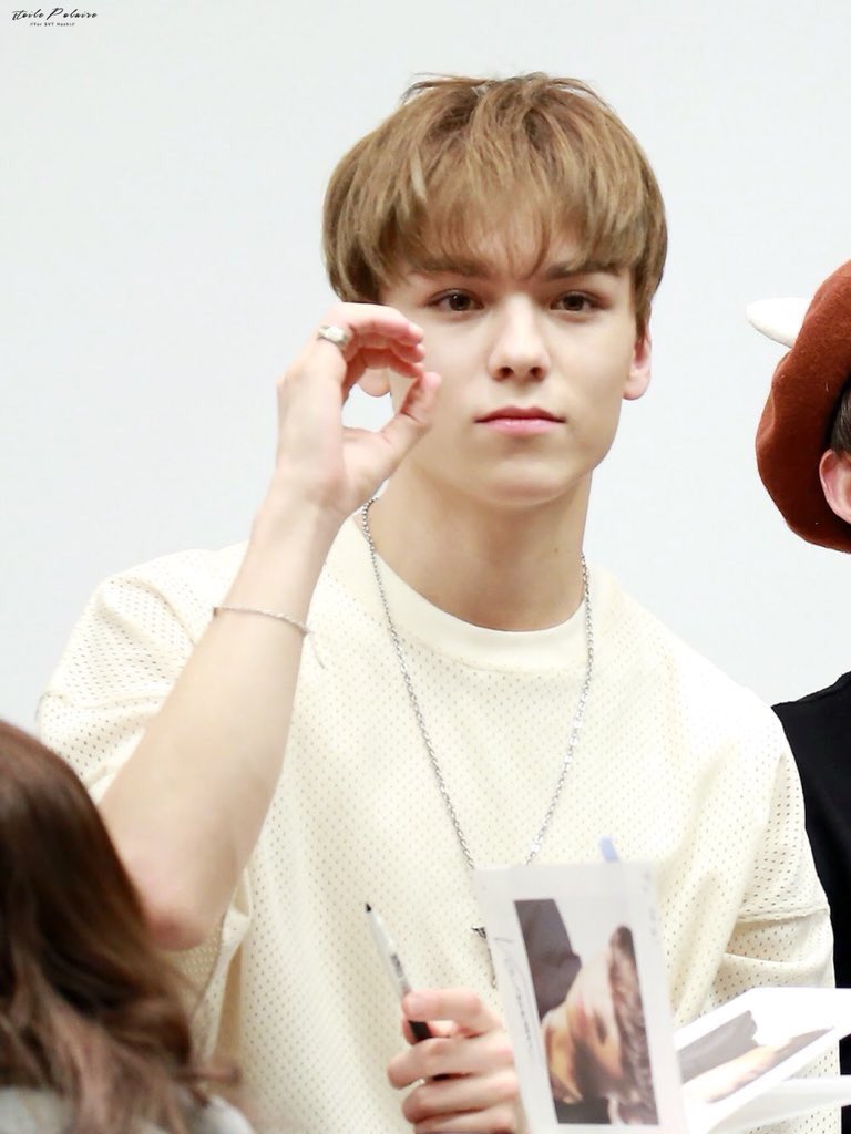 cxvernon's tweet photo. 💖 ╱

Love u. #carat https://t.co/36wZ0OhTxp