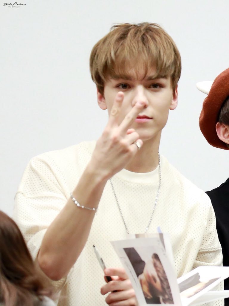 cxvernon's tweet photo. 💖 ╱

Love u. #carat https://t.co/36wZ0OhTxp