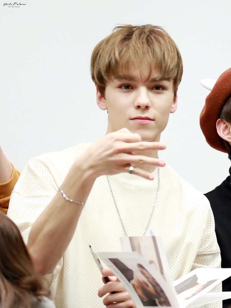cxvernon's tweet photo. 💖 ╱

Love u. #carat https://t.co/36wZ0OhTxp