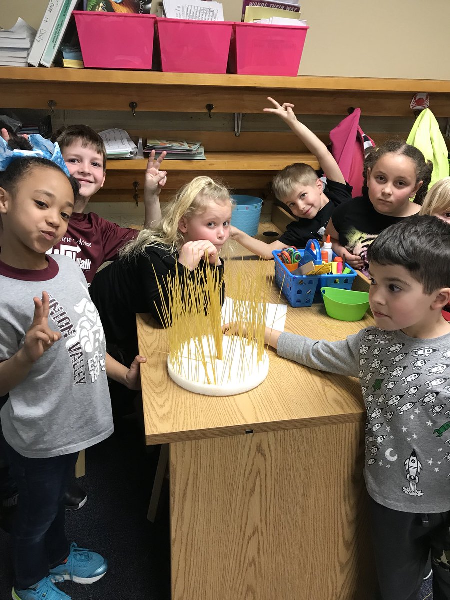kfredrick1's tweet photo. How many will our design hold? Ours held 7!😊#uvlearn https://t.co/tqphNQwgt6