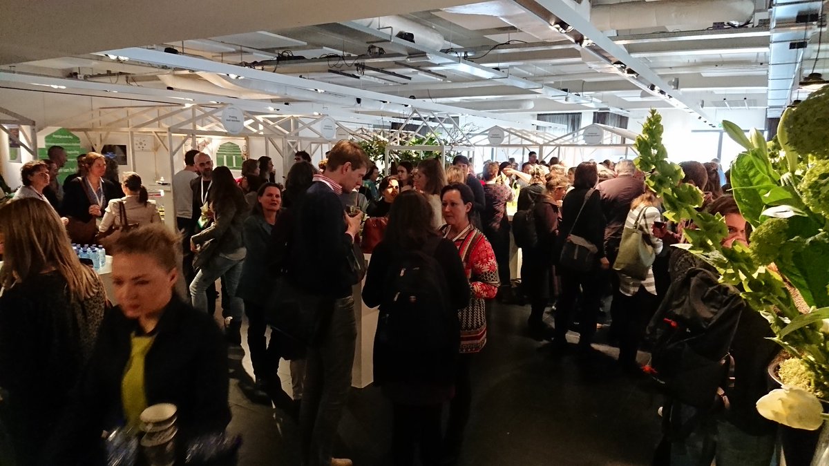 AwrnssAcdmy's tweet image. Een kleine sfeerimpressie van de tweede dag #AdvisiumExperience (1/2). Ontmoeten, verbinden en kennis delen @sHeerenLoo #Advisium.