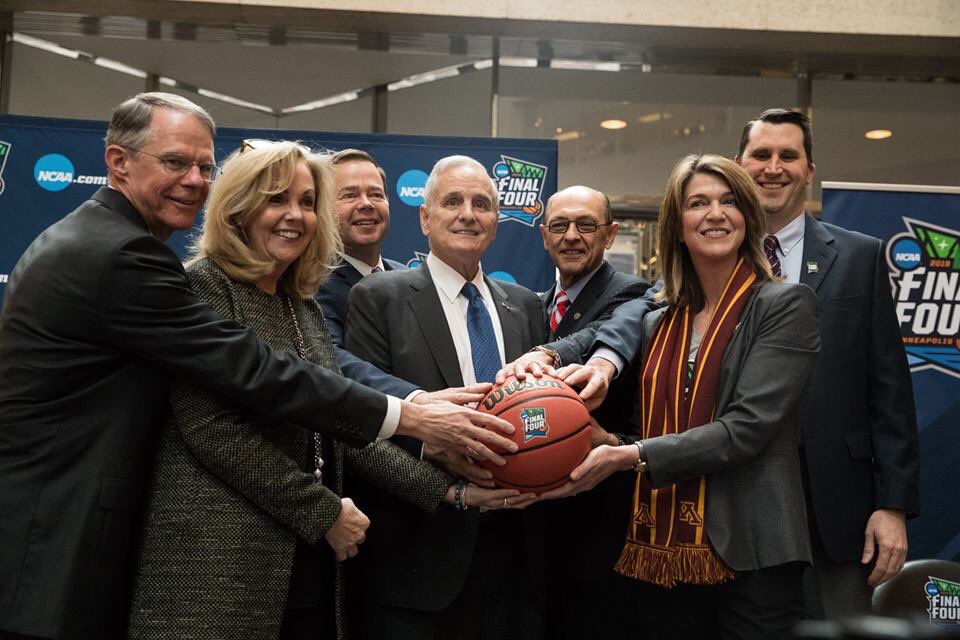 Hines's tweet photo. US Bank Plaza hosted an exciting event looking ahead to next year’s #2019FinalFour which will be hosted in #Minneapolis. The #SuperBowlLII Host Committee handed off the reigns to the #FinalFour Host Committee – both tenants of the building. #Hines https://t.co/g3icPbbhFb