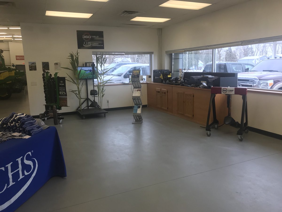 codymiller_sei's tweet photo. Getting ready for our @CHSLarsenCoop #YieldPoint High Efficiency Farming Seminar on Thursday. Come see the latest from @precisionplant and @PrecisionMike82, @360yieldcenter, @YetterFarmEquip, @AgLeaderTech and @BbaerBrian We would love to see you here! @ryanjones1289 https://t.co/9T77zAGcWQ