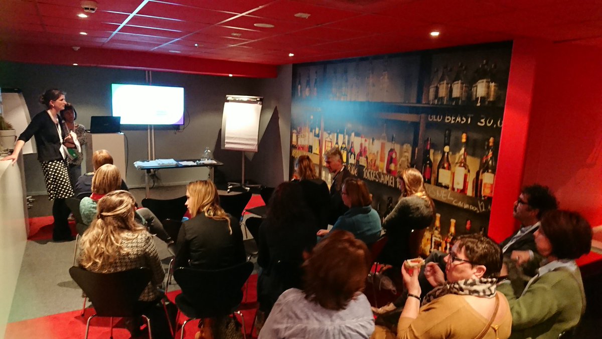 AwrnssAcdmy's tweet image. Een kleine sfeerimpressie van de tweede dag #AdvisiumExperience (2/2). Ontmoeten, verbinden en kennis delen @sHeerenLoo #Advisium.