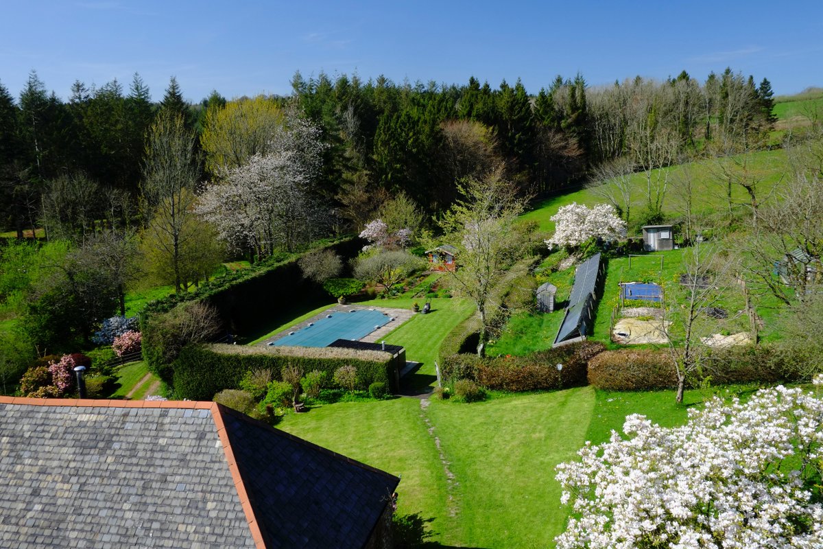 MiddleCoombe's tweet photo. Happy Mothers Day - why not treat your mother to First class accomodation and stunning, peaceful surroundings.
#countryholiday #awayfromitall #exclusivelyyours #MothersDay2018 @GroupAccomm #Devon https://t.co/9CICm8fu4I