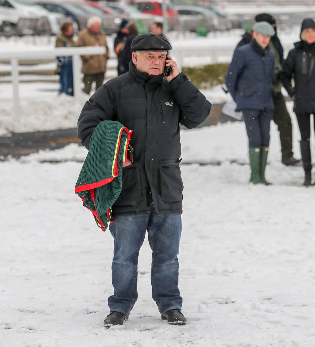 NewcastleRaces's tweet photo. Onto Gold Cup Day, the big race tips coming... Including talk of this man's Gold Cup entrant #DefinitelyRed @BERacingLtd https://t.co/LIRmJ5LSrw