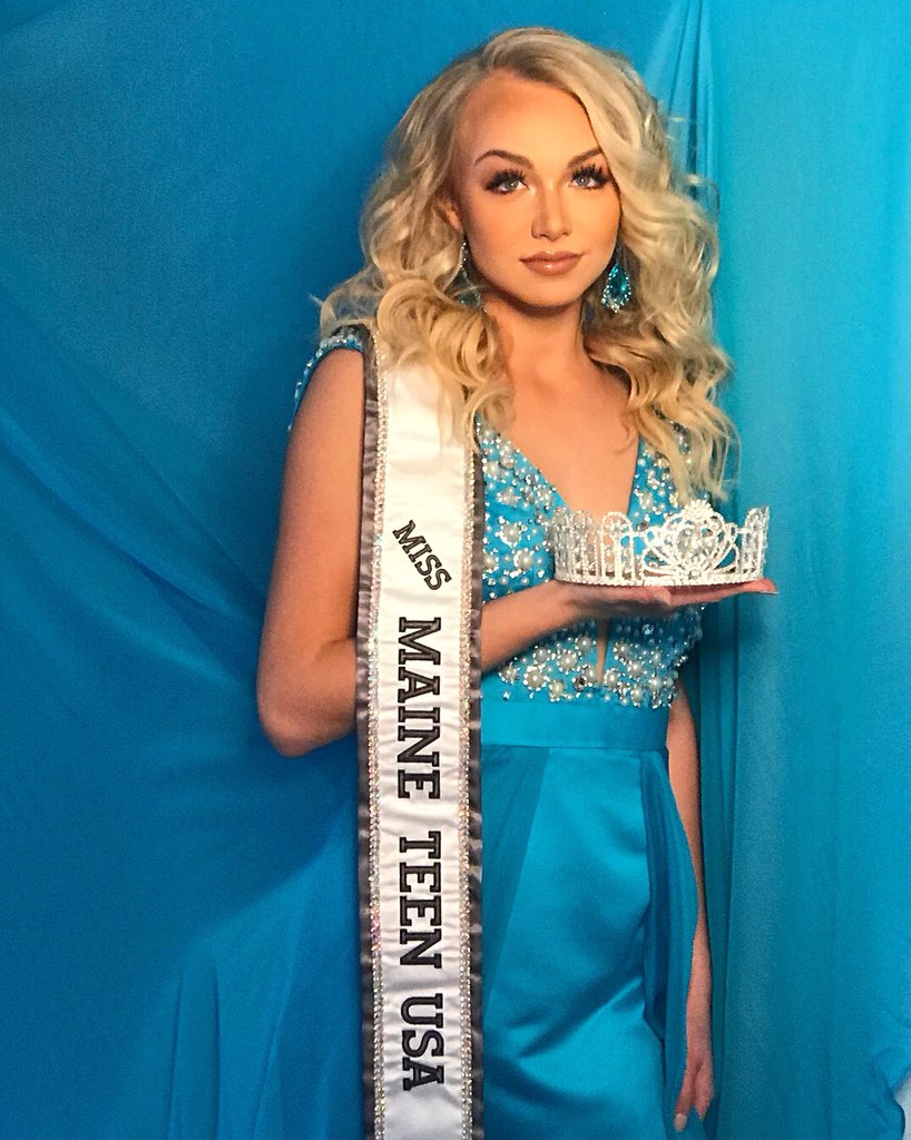 missMEteenusa's tweet photo. It’s #NationalDressDay !! Here are just a couple of my favorite @ASHLEYlaurenME dresses! @ASHLEYlaurenME is the founder of #NationalDressDay and is the designer of my winning state gown! Share some of your favorite dress memories with us for #NationalDressDay !💙💕❤️ https://t.co/bAs8smxL82