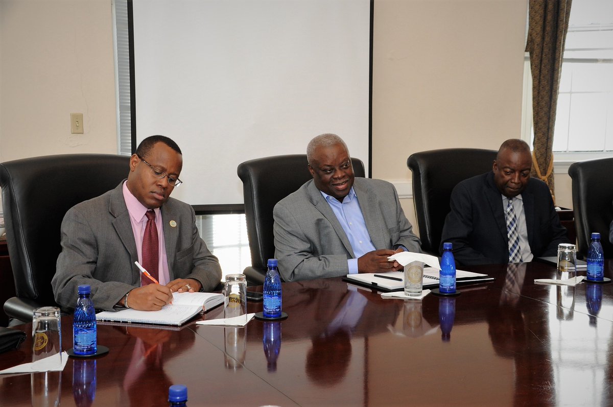 govhouseusvi's tweet photo. Federal Reserve Bank of New York President William C. Dudley and other officials met today with @GovernorMapp to discuss the impact of Hurricane Irma and Maria on the Territory’s economy and to learn about local recovery efforts. More information on today's meeting to follow https://t.co/vC6qxlMDCX