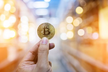 waltertorell_87's tweet image. #IcoGuide, #BlockchainEcosystem For this iPhone clone maker, it's all about survival goo.gl/fr47jp