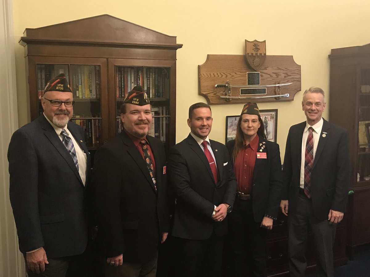 BradleyWardOK's tweet photo. Productive meetings today discussing veteran related issues and benefits.
Thank you to my OK State leaders @RepRussell & @SenatorLankford for meeting with me. 🇺🇸
#OK81
#VFWDC2018 https://t.co/K2hjCHna69