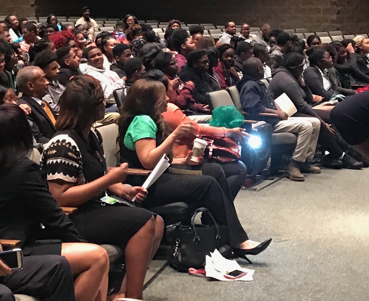 drmysavage's tweet photo. Got Credits Celebration @BhamCitySchools #JacksonOlinHighSchool Honoring Students with All of their Credits from 1st Semester #GearUpForGreatness @GEARUPBham Outstanding Speaker #JudgeKechiaDavis #CityofBirminghamMunicipalCourt https://t.co/Yz6KDRHH5v