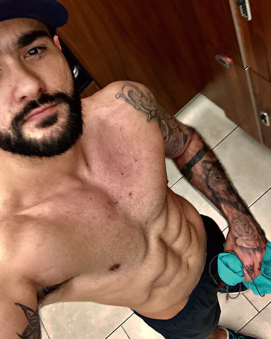GustavoMeloFit's tweet photo. 🥊 #abs #fitness #gym https://t.co/B5482BSq4M
