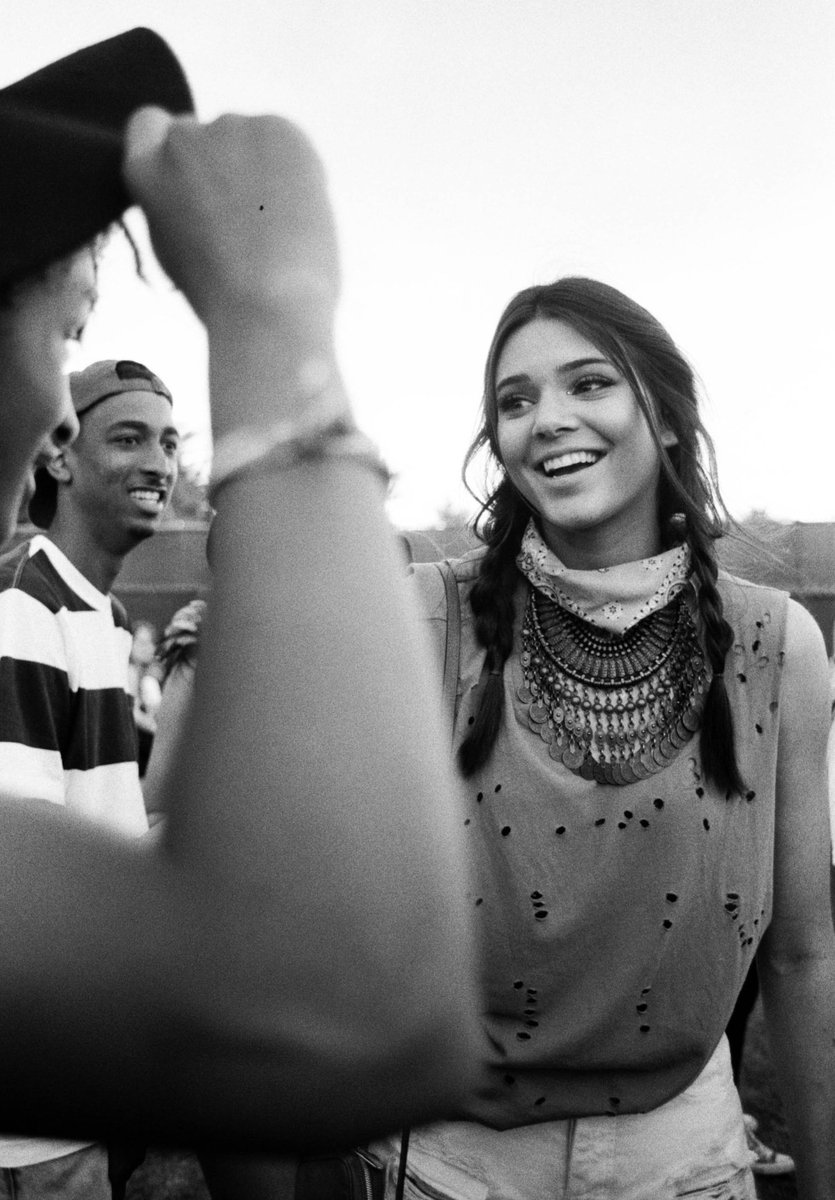 signofkendall's tweet photo. Do me a favour &amp; never stop smiling EVER 💓 @KendallJenner https://t.co/O9tFvVep0e