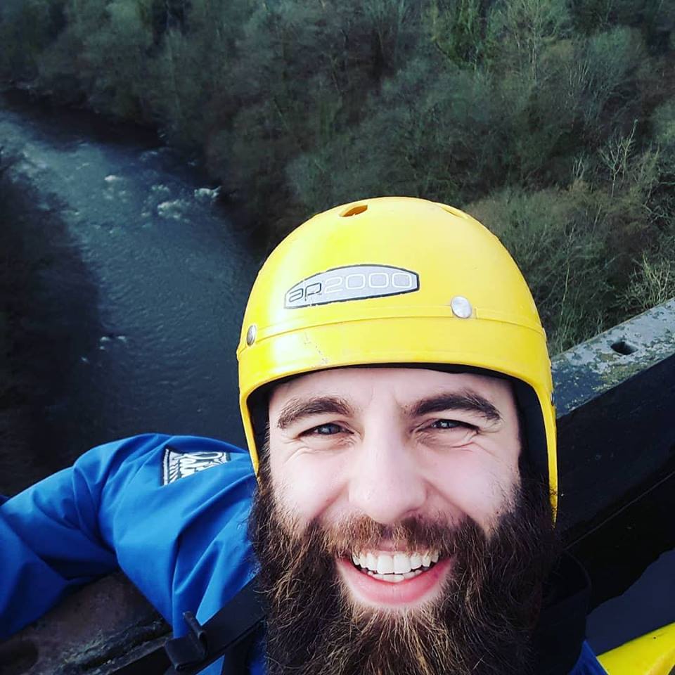 Who fancies a day out to the aqueduct in Llangollen? I'm feeling a road trip! Comment below if you would like us to put on a trip 🛶
#pontcysyllteaqueduct #aqueduct #Llangollen #Wales #kayak #paddle #riverdee #river #welshcountryside #outdoor #Livetheadventureltd