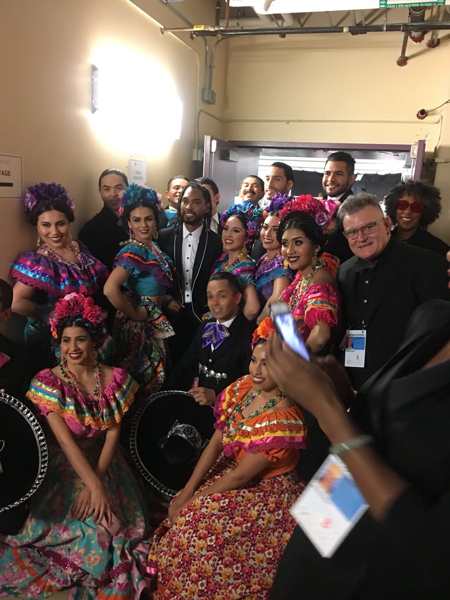 gossipcurls's tweet photo. Backstage at the Oscar's.# HASK
Thank you fir helping the artists achieve psych GREAT looks!! https://t.co/ecszqo0XOS