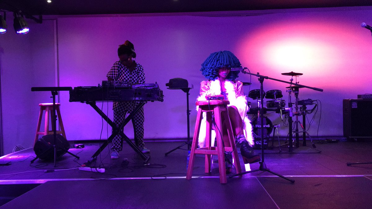 sjbosslady's tweet photo. @MoonSanelly on #liveAndrewired @Yfm performing with @JayCubed_SA tune in on 99.2 ๐ฅ
#liveradioperformance # https://t.co/tPKTbeQ70r