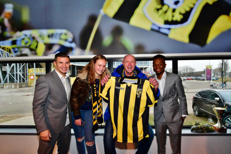 SVVitesse's tweet photo. Rashica, Nakamba, Linssen en Serero te gast in het supportershome https://t.co/lw3nGJ7d03 https://t.co/bGeA6EnjOY