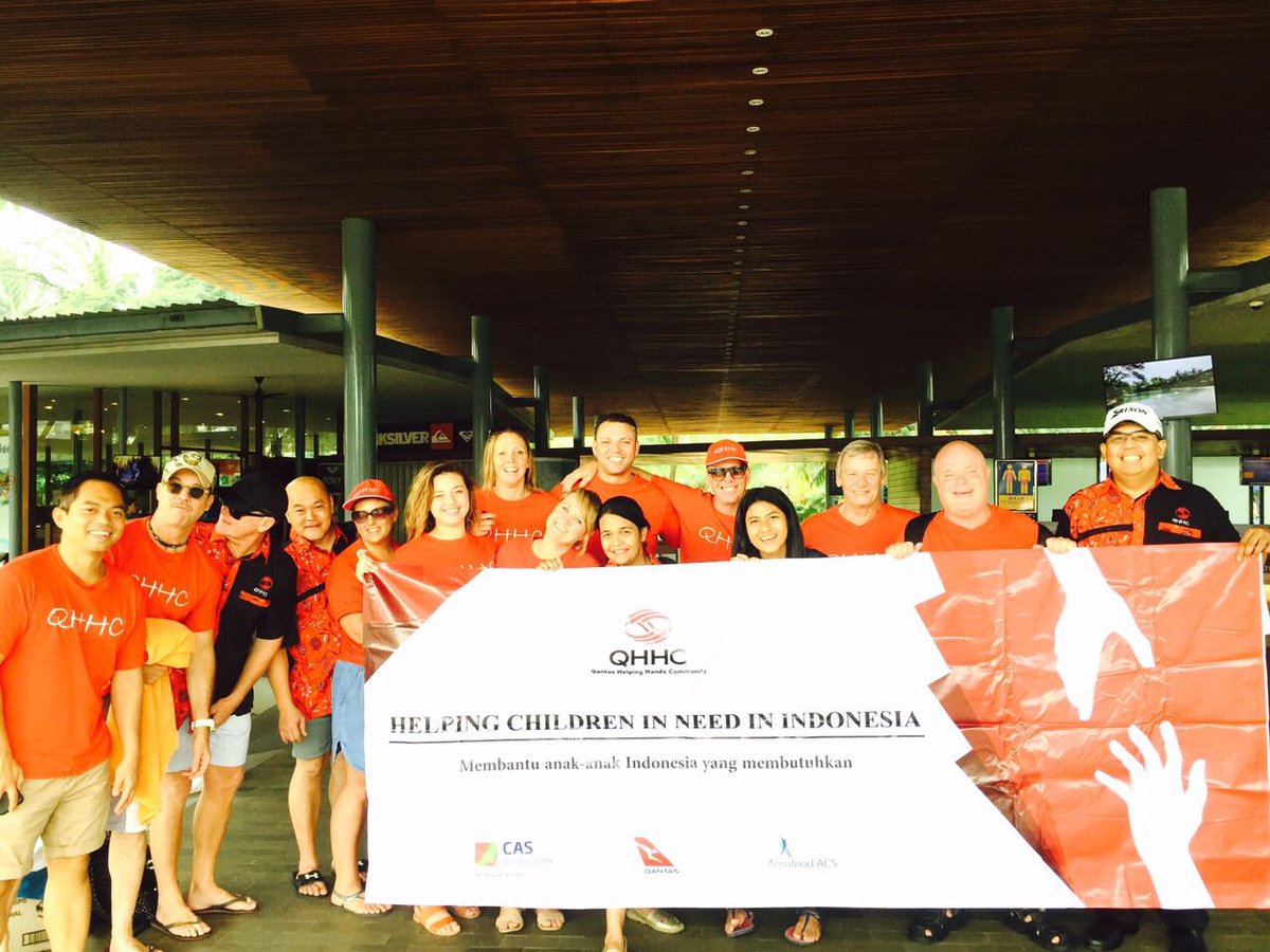 redbrett1's tweet photo. @QHHC @Qantas - outing with the disabled kids from @YayasanElsafan - Happy Birthday Pak Sony https://t.co/BBeLOWACyn