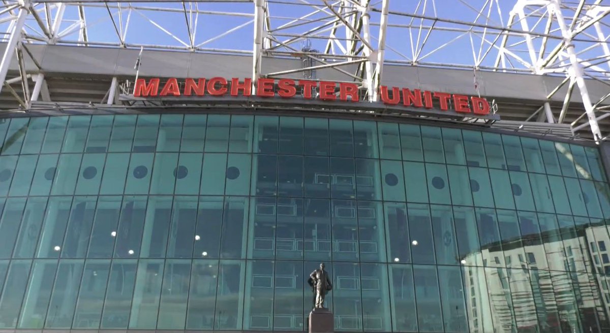 madridpormundo's tweet photo. Carlos es madrileño de Fuenlabrada. Se vino a Manchester nada más y nada menos que por su equipo favorito, el @ManUtd ! ¡Ya lleva cinco años aquí! #mxmManchester@telemadrid https://t.co/LluCc2RWLZ