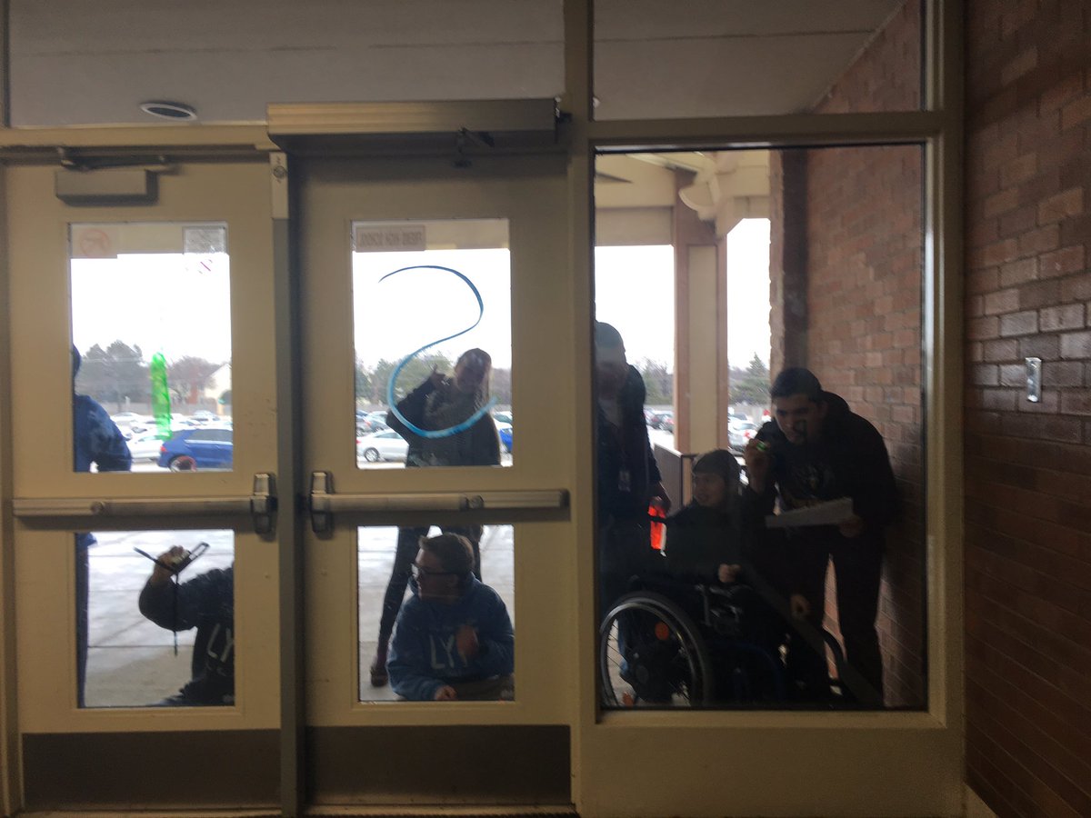 balickisbio's tweet photo. Fremd LYFE club is getting ready for Spread The Word day tomorrow!!  RT @FremdLYFE  @ThisIsFHS @FremdStuco @FremdVikings #fhsspirit https://t.co/yEIejJ80Xj