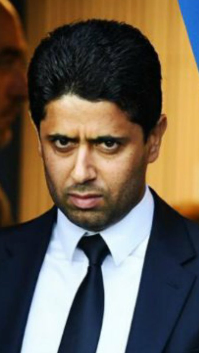 ElDerbi_'s tweet photo. La cara de este hombre te explica que si algún día tienes 500M de Euros, ya sabes en que NO gastarlos. https://t.co/BCDIkfxoxa