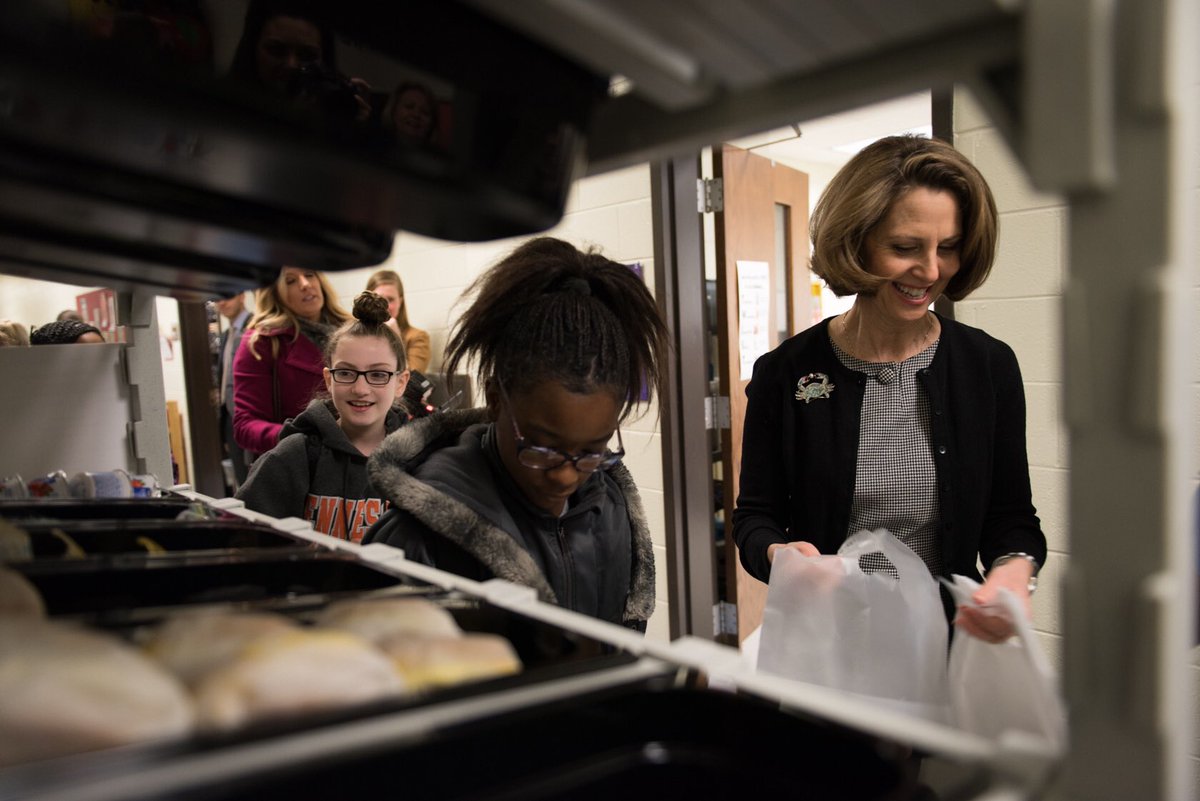 FirstLadyVA's tweet photo. Happy #SchoolBreakfast week! Providence Elementary has the powerful combo of Pre-K classes + breakfast after the bell. #NSBW18 https://t.co/3nIdbfNJrW