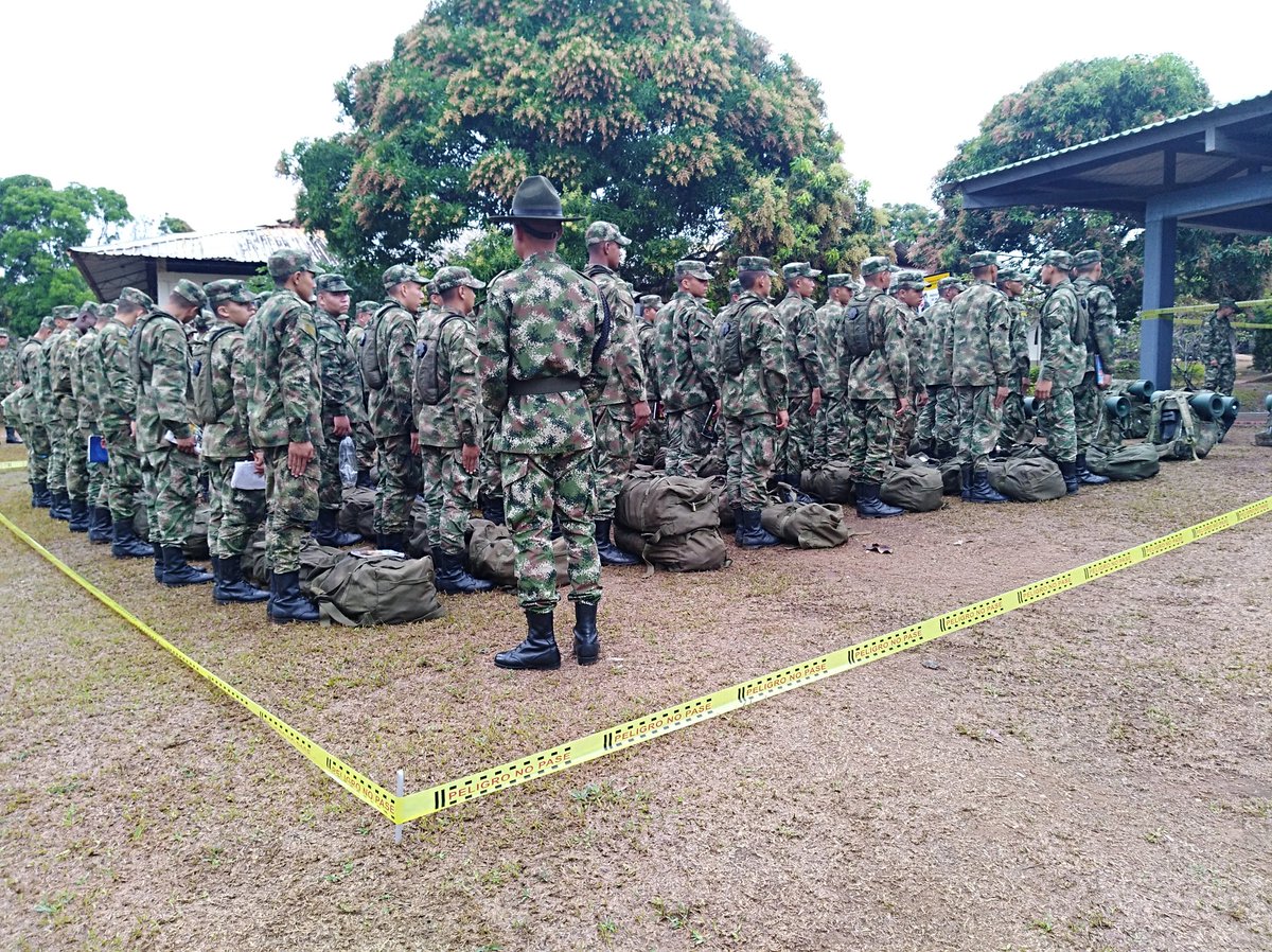 UNEBE221's tweet image. Día a día en la #UNEBE 22 se  instruyen a los nuevos soldados #MULTIMISION  1C.2018 con disciplina y cortesía militar.